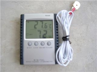 E37 - HYGROMETER SMALL WITH EXTERNAL SENSOR